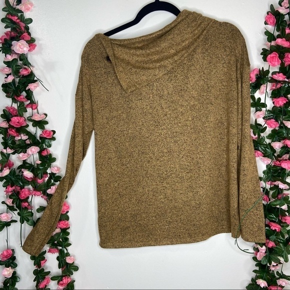 Maurice’s Yellow Top Button Sleeve Womens Casual Blouse Sweater Mustard Color XS - Picture 4 of 6